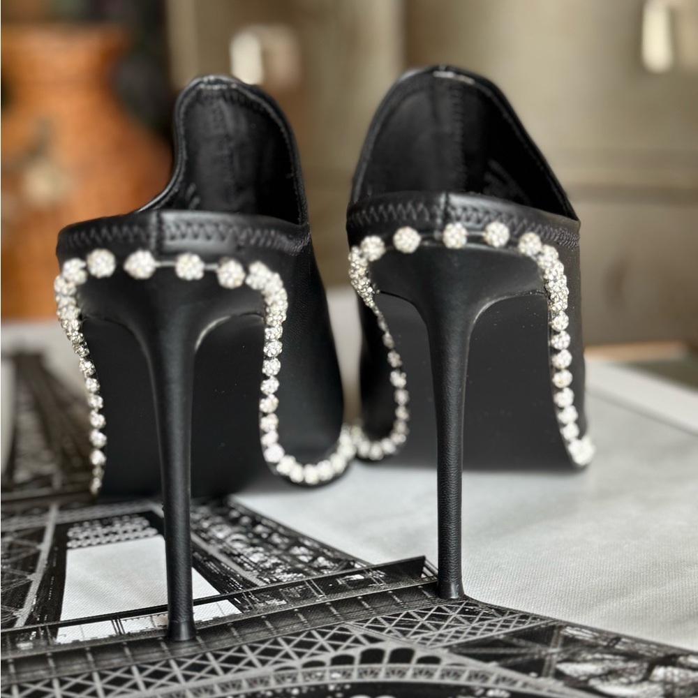 Elegant Black Stiletto Mules with Pearl Detailing - Picture 6 of 11